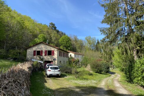 maison sur sous sol à Noailhac