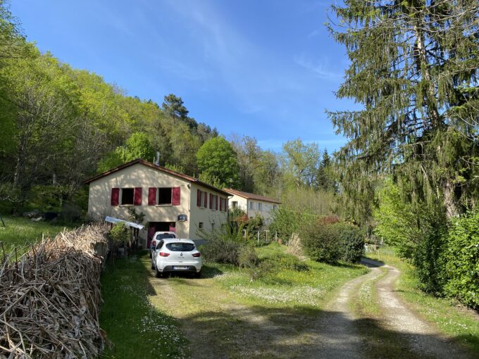 maison sur sous sol à Noailhac