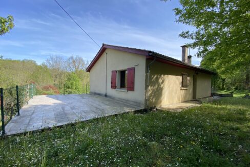 maison sur sous sol à Noailhac